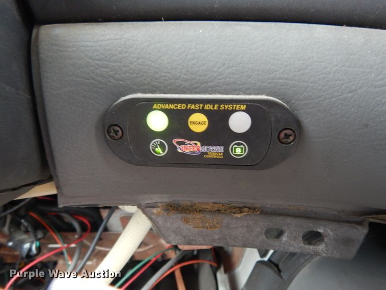 image for item DM2932 2008 Ford E350  shuttle bus