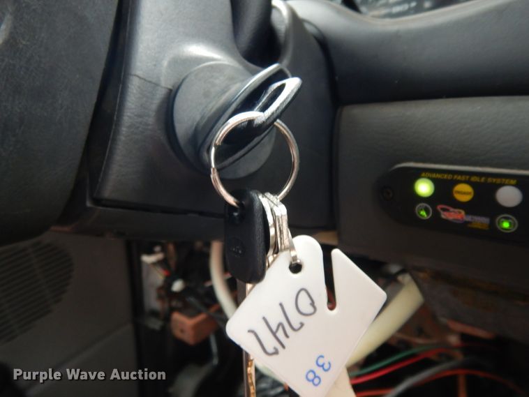 image for item DM2932 2008 Ford E350  shuttle bus