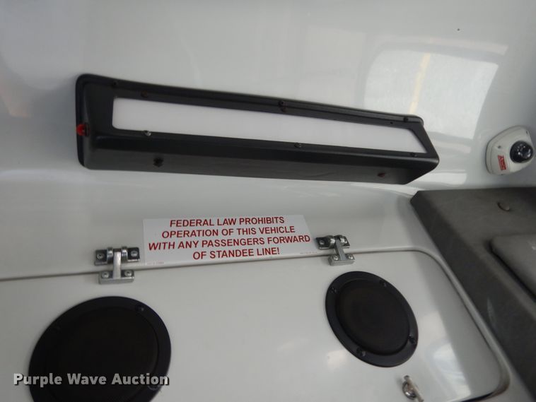 image for item DM2932 2008 Ford E350  shuttle bus