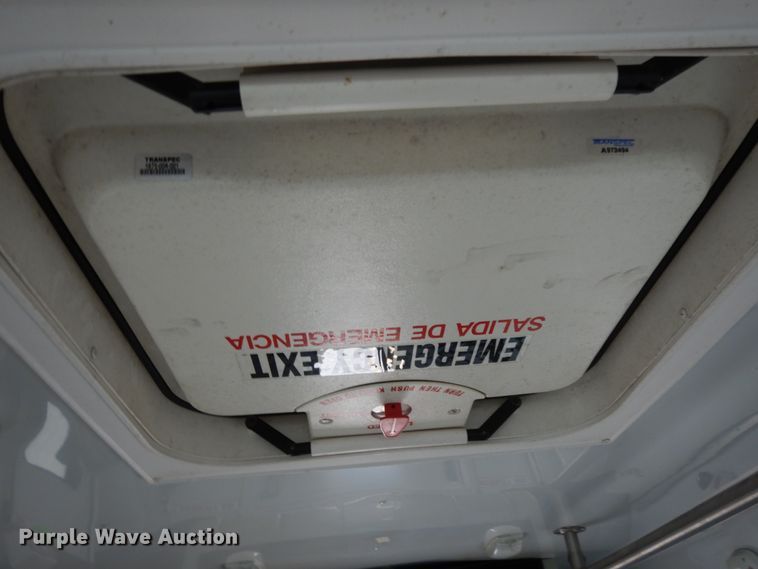 image for item DM2932 2008 Ford E350  shuttle bus