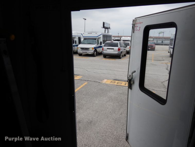 image for item DM2932 2008 Ford E350  shuttle bus