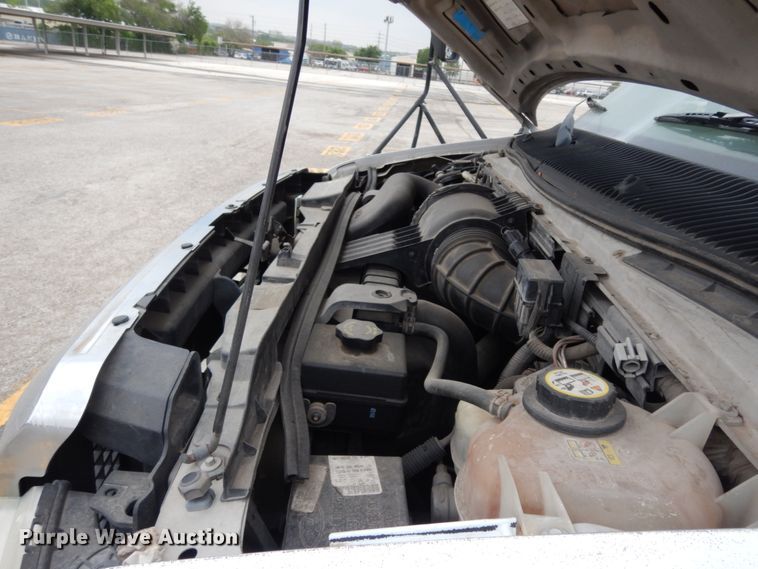 image for item DM2932 2008 Ford E350  shuttle bus