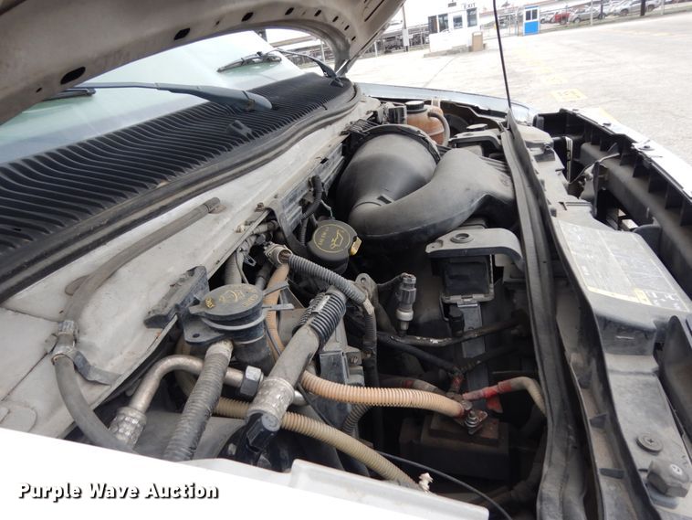 image for item DM2932 2008 Ford E350  shuttle bus