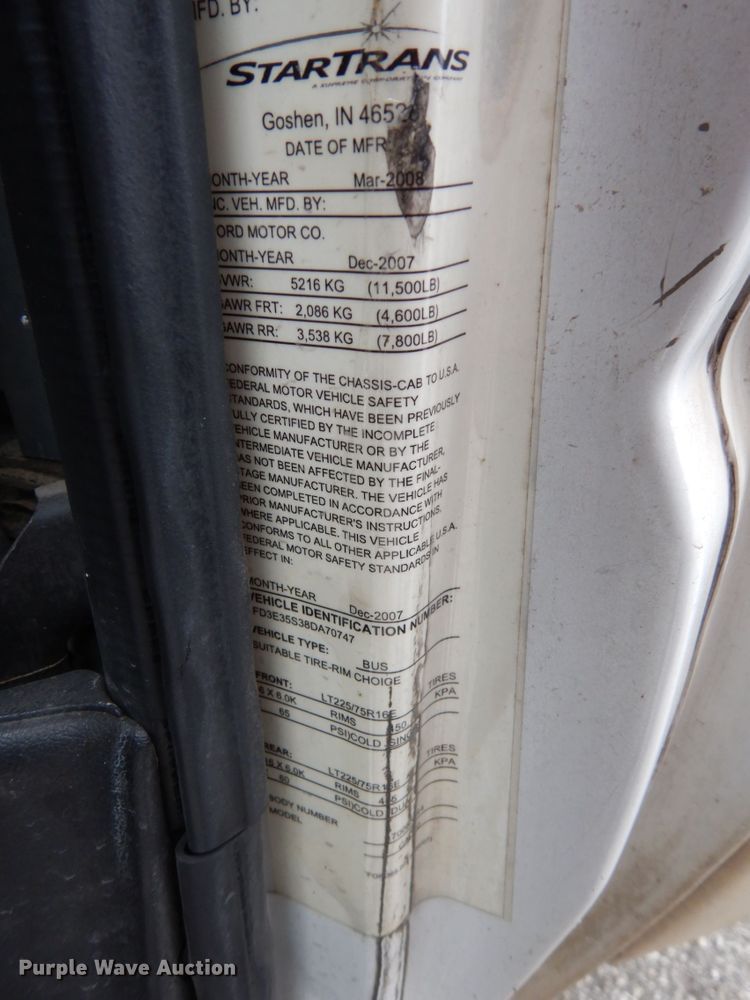 image for item DM2932 2008 Ford E350  shuttle bus