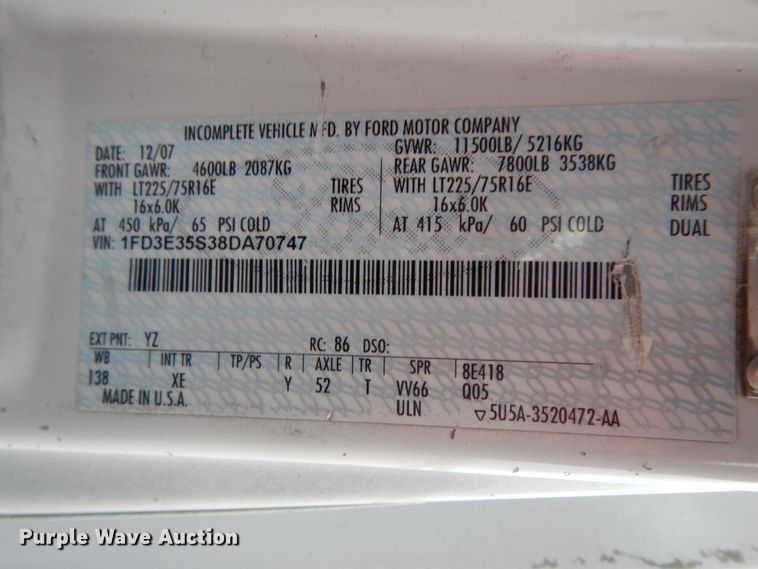 image for item DM2932 2008 Ford E350  shuttle bus