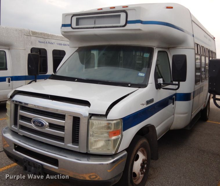 image for item DM2933 2009 Ford E450  shuttle bus