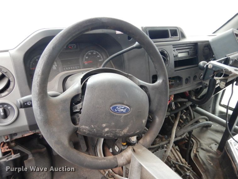 image for item DM2933 2009 Ford E450  shuttle bus