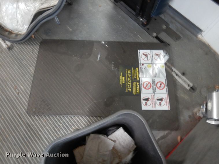 image for item DM2933 2009 Ford E450  shuttle bus