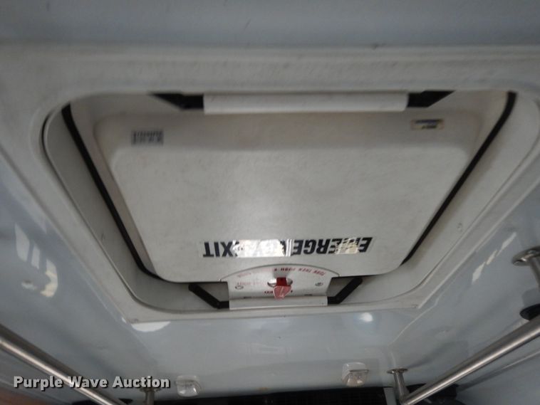 image for item DM2933 2009 Ford E450  shuttle bus