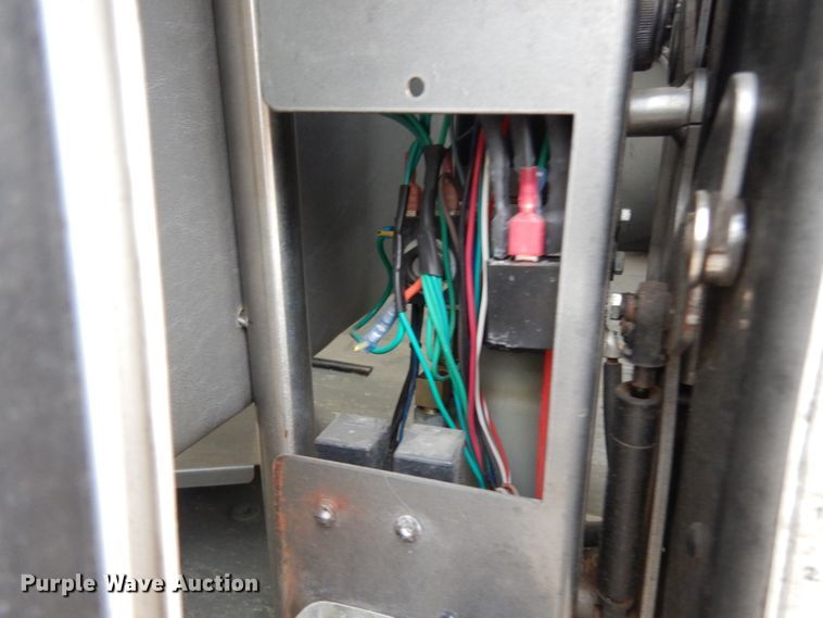 image for item DM2933 2009 Ford E450  shuttle bus