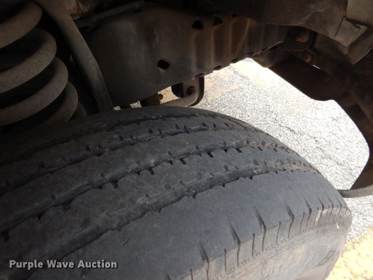 image for item DM2933 2009 Ford E450  shuttle bus