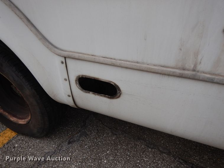 image for item DM2933 2009 Ford E450  shuttle bus