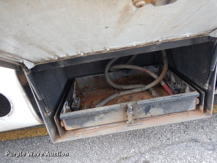 image for item DM2933 2009 Ford E450  shuttle bus