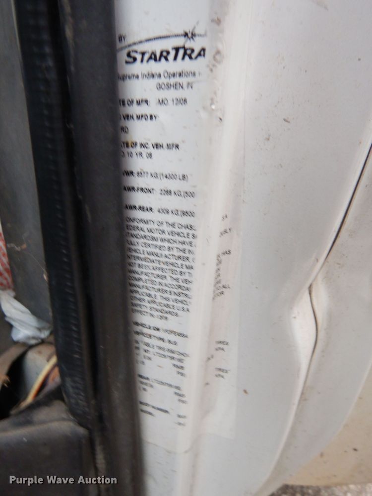 image for item DM2933 2009 Ford E450  shuttle bus