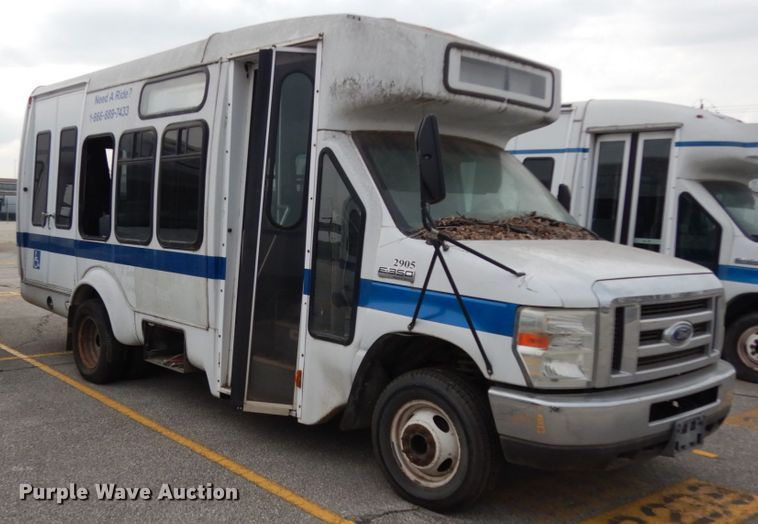 image for item DM2934 2008 Ford E350  shuttle bus