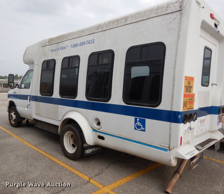 image for item DM2934 2008 Ford E350  shuttle bus