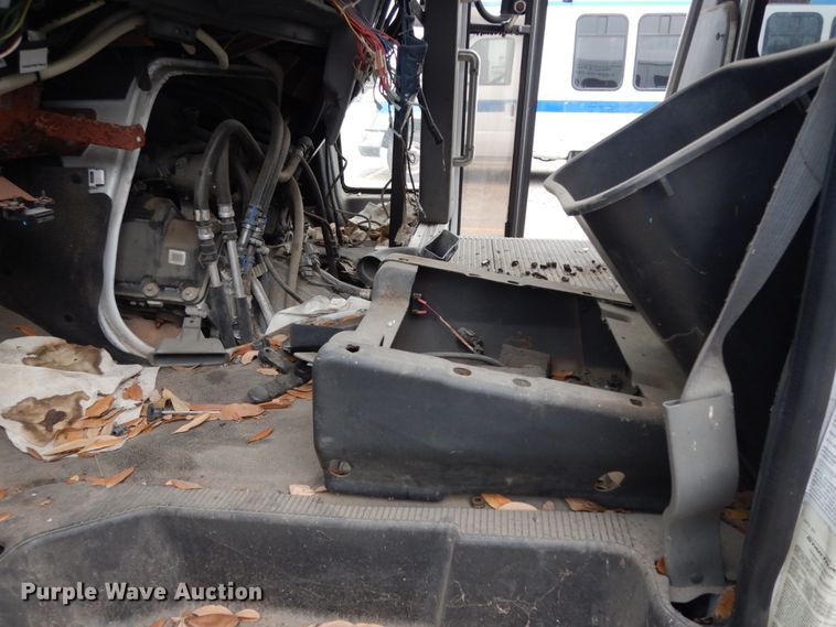 image for item DM2934 2008 Ford E350  shuttle bus