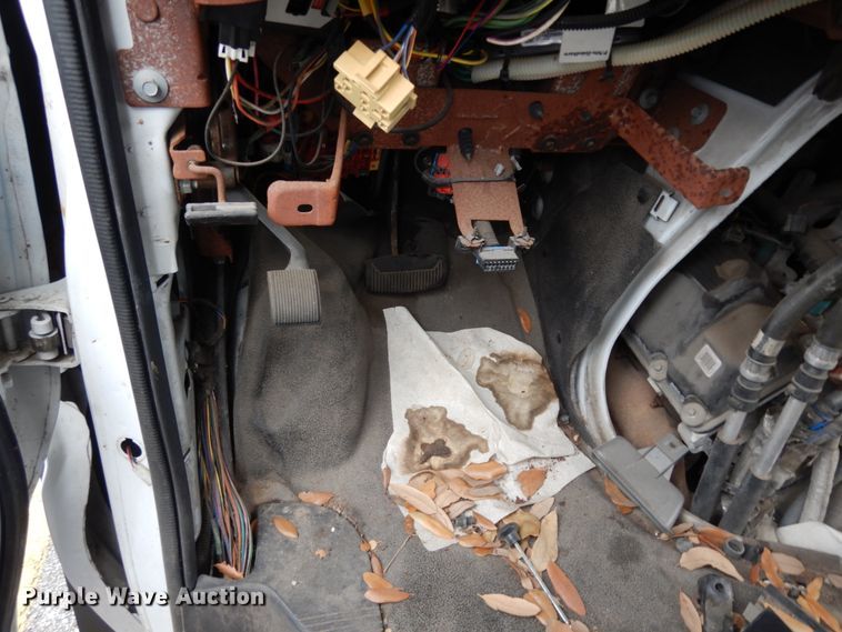 image for item DM2934 2008 Ford E350  shuttle bus