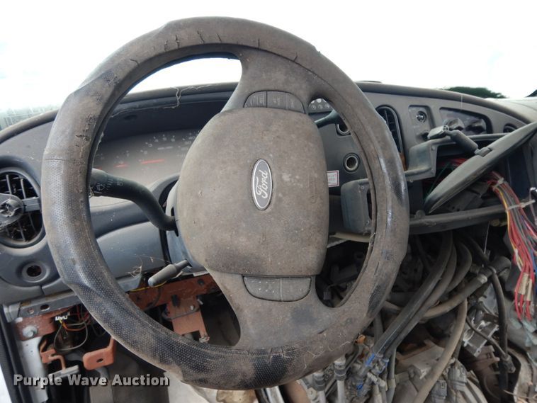 image for item DM2934 2008 Ford E350  shuttle bus