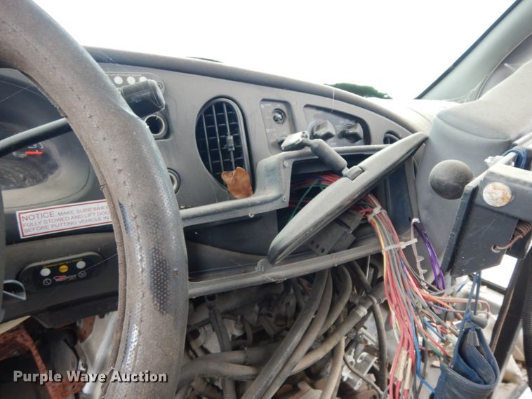 image for item DM2934 2008 Ford E350  shuttle bus