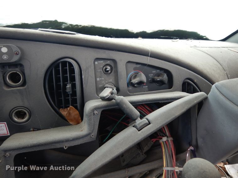 image for item DM2934 2008 Ford E350  shuttle bus