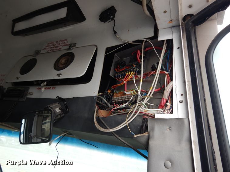 image for item DM2934 2008 Ford E350  shuttle bus