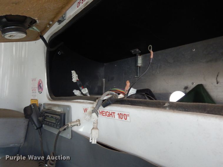 image for item DM2934 2008 Ford E350  shuttle bus