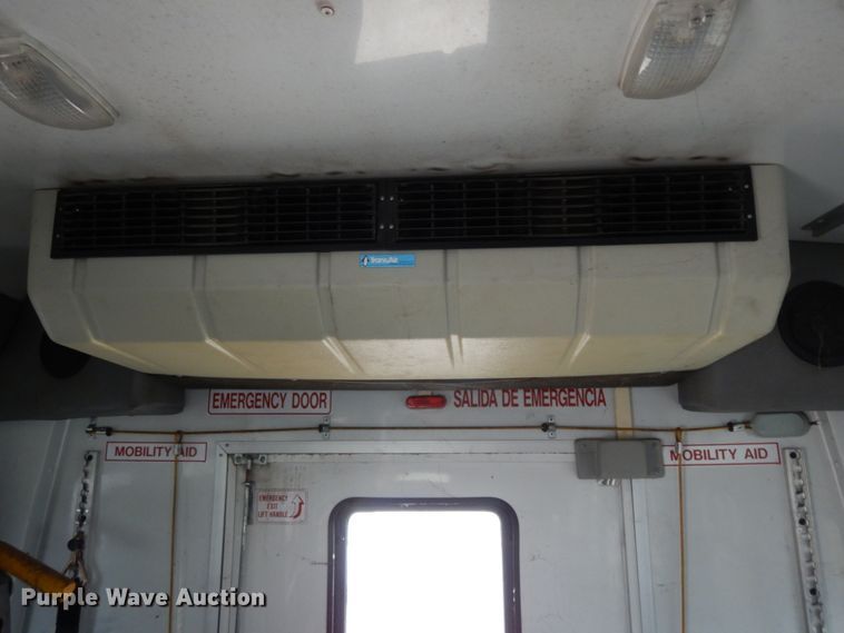 image for item DM2934 2008 Ford E350  shuttle bus