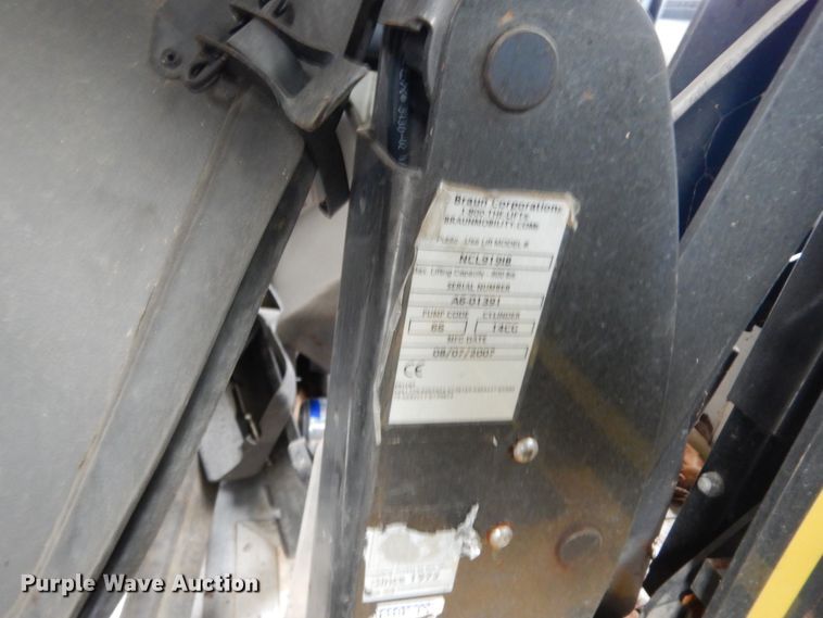 image for item DM2934 2008 Ford E350  shuttle bus