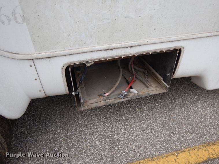 image for item DM2934 2008 Ford E350  shuttle bus