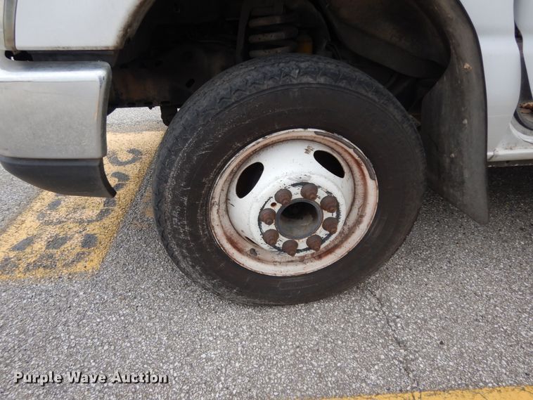 image for item DM2934 2008 Ford E350  shuttle bus