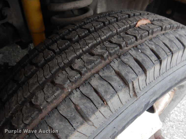 image for item DM2934 2008 Ford E350  shuttle bus