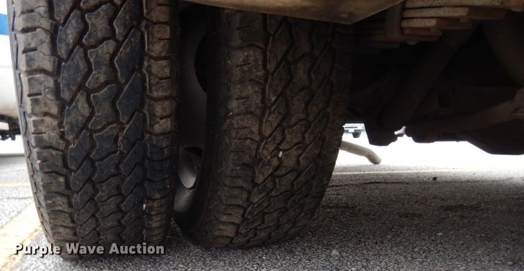 image for item DM2934 2008 Ford E350  shuttle bus