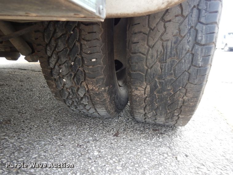 image for item DM2934 2008 Ford E350  shuttle bus