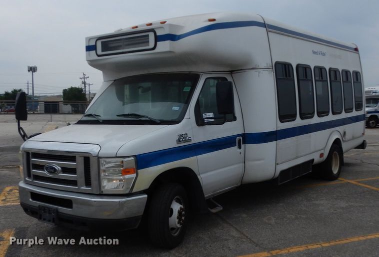 image for item DM2937 2008 Ford E450  shuttle bus