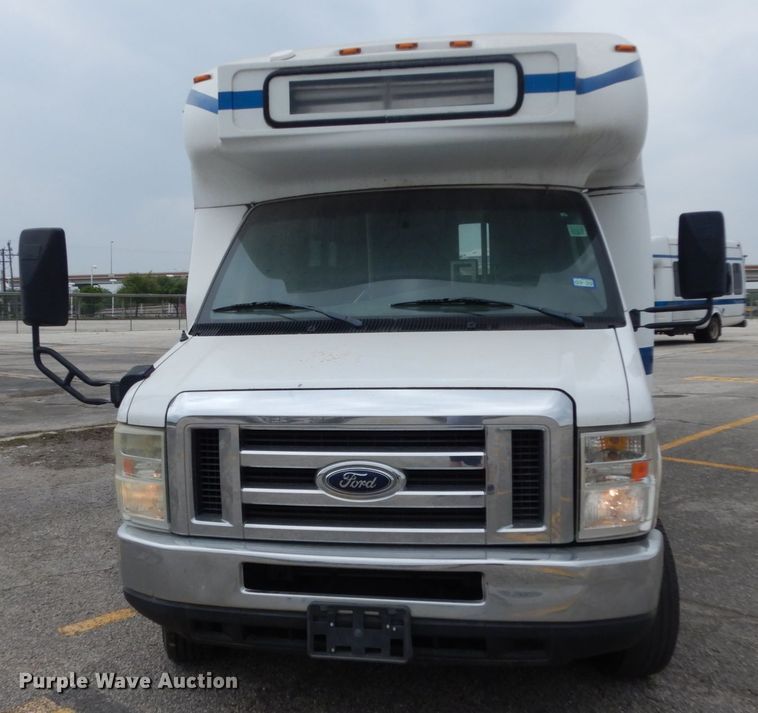 image for item DM2937 2008 Ford E450  shuttle bus