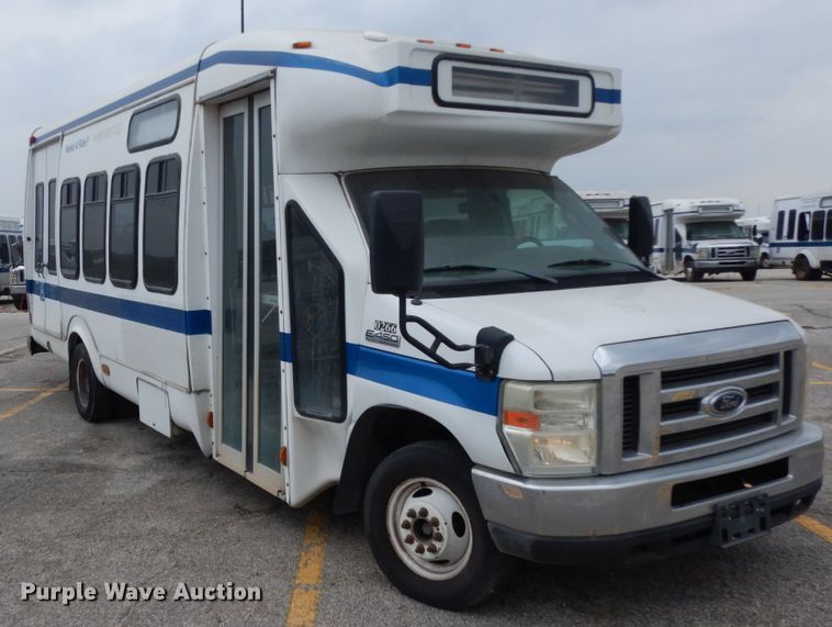 image for item DM2937 2008 Ford E450  shuttle bus