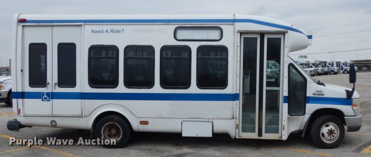 image for item DM2937 2008 Ford E450  shuttle bus