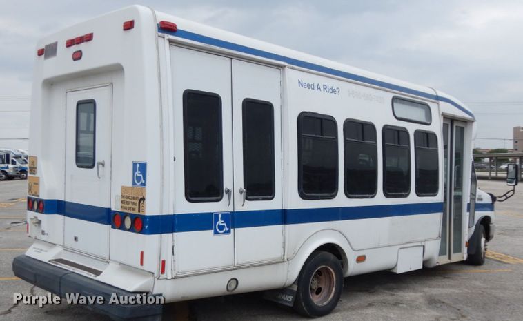 image for item DM2937 2008 Ford E450  shuttle bus