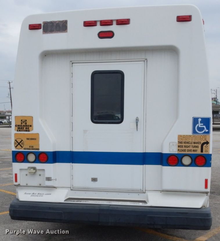 image for item DM2937 2008 Ford E450  shuttle bus