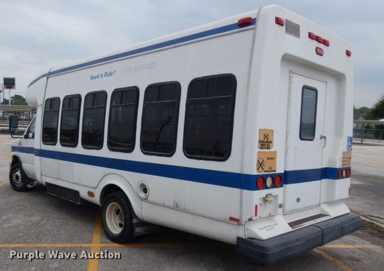 image for item DM2937 2008 Ford E450  shuttle bus
