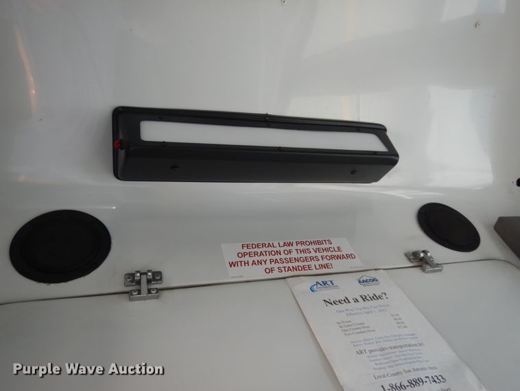 image for item DM2937 2008 Ford E450  shuttle bus