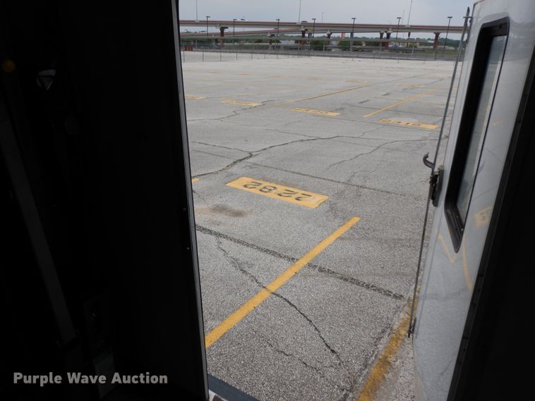 image for item DM2937 2008 Ford E450  shuttle bus