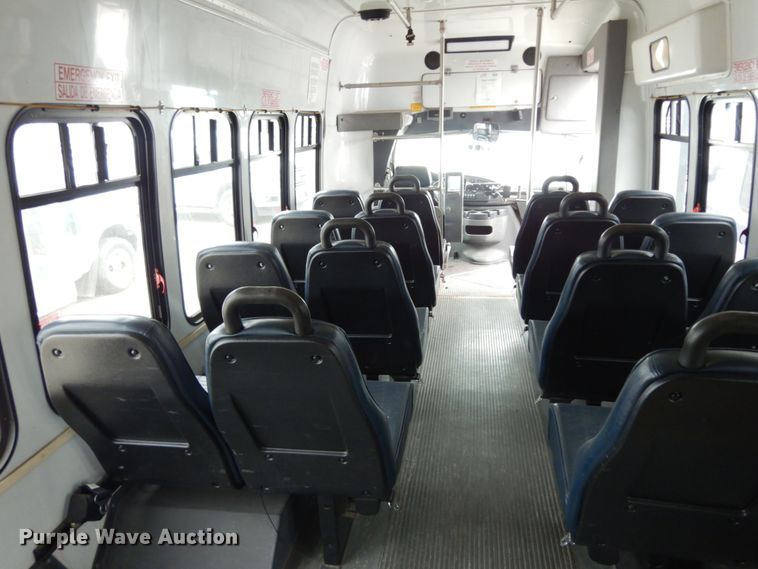 image for item DM2937 2008 Ford E450  shuttle bus