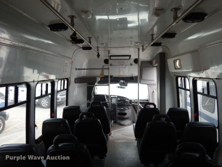 image for item DM2937 2008 Ford E450  shuttle bus
