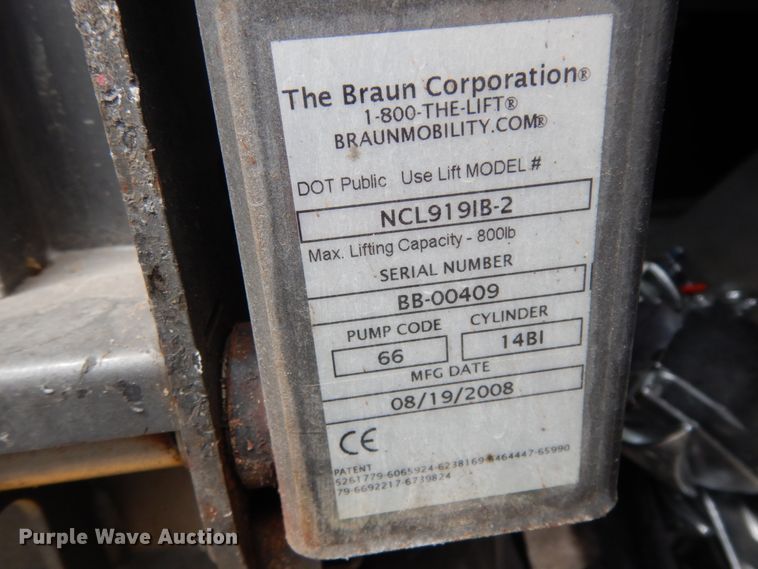 image for item DM2937 2008 Ford E450  shuttle bus