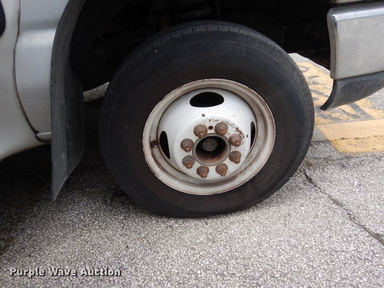 image for item DM2937 2008 Ford E450  shuttle bus