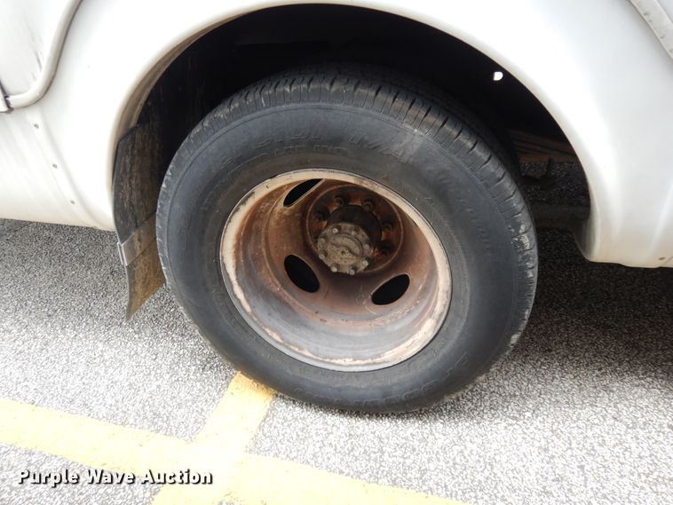 image for item DM2937 2008 Ford E450  shuttle bus