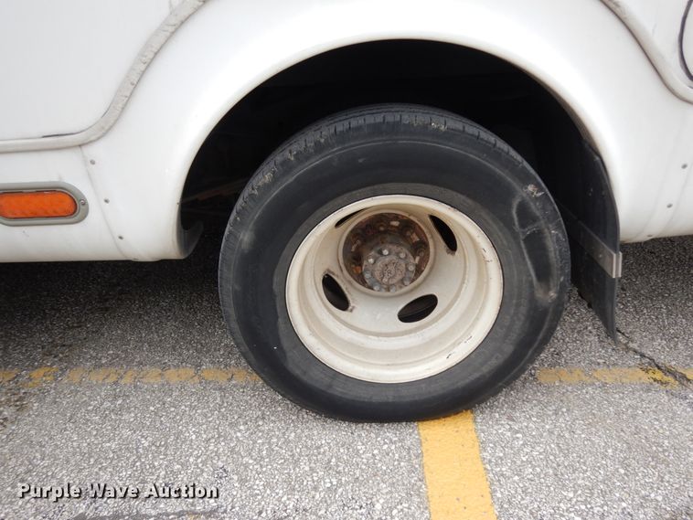 image for item DM2937 2008 Ford E450  shuttle bus