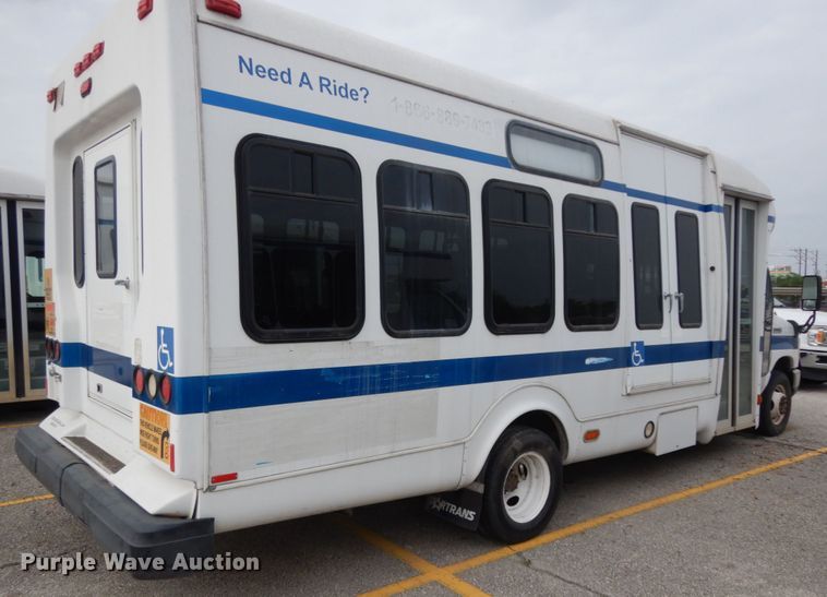 image for item DM2939 2009 Ford E450  shuttle bus